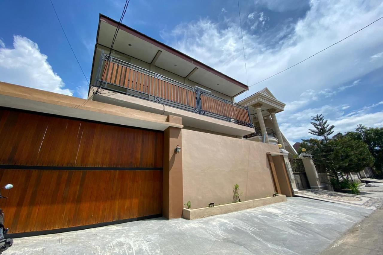 מלון Reddoorz Near Mojokerto Train Station מראה חיצוני תמונה