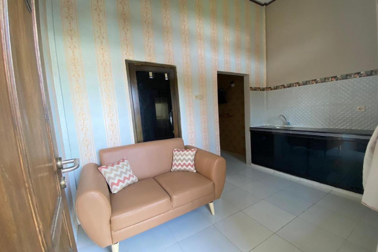 מלון Reddoorz Near Mojokerto Train Station מראה חיצוני תמונה