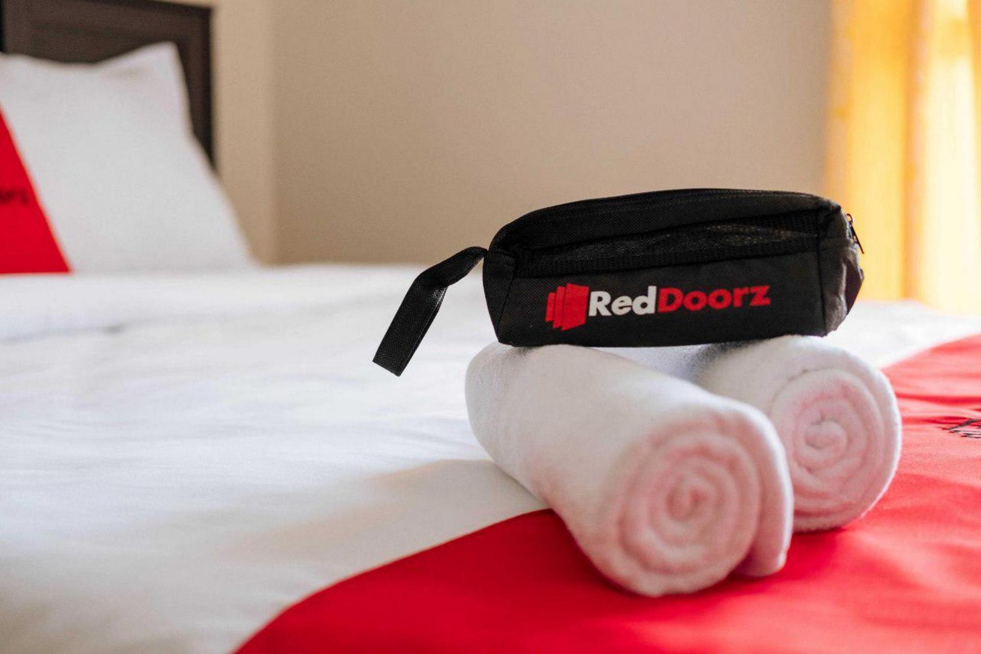 מלון Reddoorz Near Mojokerto Train Station מראה חיצוני תמונה